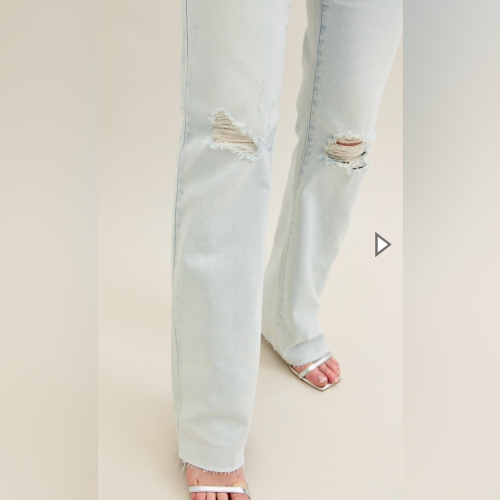 NEW with tags Judy Blue Light Wash Straight Leg Jeans - Picture 3 of 4